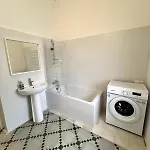 Very 2-bedroom House Near Valletta - Yellow - Perfect For Discovering Malta - Bus Stops Outside & Adjoining Cafeteria (adults Only) Holiday home Msida