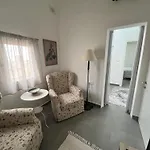 Very 2-bedroom House Near Valletta - Yellow - Perfect For Discovering Malta - Bus Stops Outside & Adjoining Cafeteria (adults Only) * 姆西达