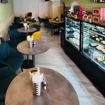 Very 2-bedroom House Near Valletta - Yellow - Perfect For Discovering Malta - Bus Stops Outside & Adjoining Cafeteria (adults Only) *