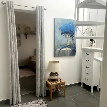 2-bedroom Very House Near Valletta 'yellow' - Perfect For Discovering Malta - Bus Stops Outside & Adjoining Cafeteria (adults Only) * מסידה
