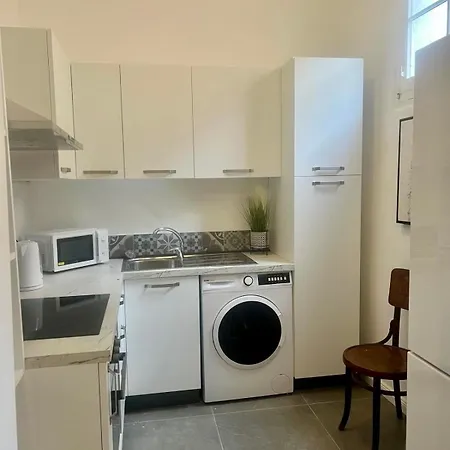 בית נופש 2-bedroom Very House Near Valletta 'yellow' - Perfect For Discovering Malta - Bus Stops Outside & Adjoining Cafeteria (adults Only) *