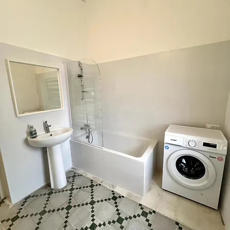 2-bedroom Very House Near Valletta 'yellow' - Perfect For Discovering Malta - Bus Stops Outside & Adjoining Cafeteria (adults Only) בית נופש מסידה