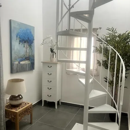 2-bedroom Very House Near Valletta 'yellow' - Perfect For Discovering Malta - Bus Stops Outside & Adjoining Cafeteria (adults Only) * מסידה