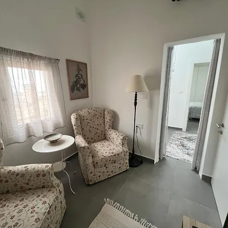 2-bedroom Very House Near Valletta 'yellow' - Perfect For Discovering Malta - Bus Stops Outside & Adjoining Cafeteria (adults Only) * מסידה