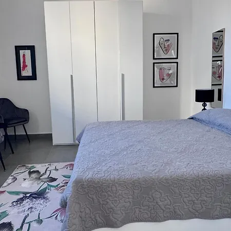 2-bedroom Very House Near Valletta 'yellow' - Perfect For Discovering Malta - Bus Stops Outside & Adjoining Cafeteria (adults Only) בית נופש מסידה