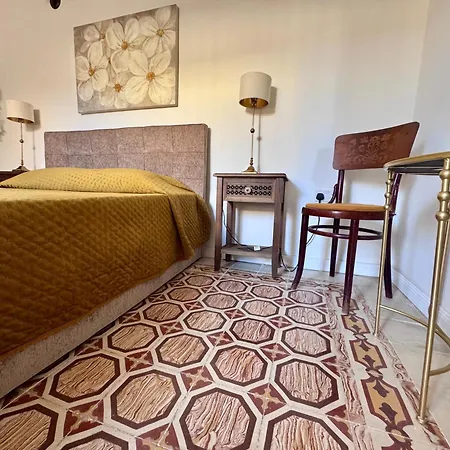 Very 2-bedroom House Near Valletta - Yellow - Perfect For Discovering Malta - Bus Stops Outside & Adjoining Cafeteria (adults Only) * Msida