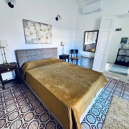 2-bedroom Very House Near Valletta 'yellow' - Perfect For Discovering Malta - Bus Stops Outside & Adjoining Cafeteria (adults Only)
