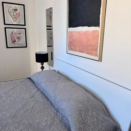 בית נופש 2-bedroom Very House Near Valletta 'yellow' - Perfect For Discovering Malta - Bus Stops Outside & Adjoining Cafeteria (adults Only) *