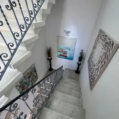2-bedroom Very House Near Valletta 'yellow' - Perfect For Discovering Malta - Bus Stops Outside & Adjoining Cafeteria (adults Only) בית נופש מסידה