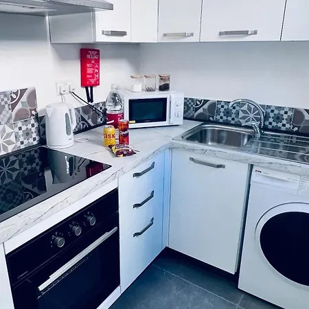 2-bedroom Very House Near Valletta 'yellow' - Perfect For Discovering Malta - Bus Stops Outside & Adjoining Cafeteria (adults Only)