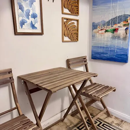 2-bedroom Very House Near Valletta 'yellow' - Perfect For Discovering Malta - Bus Stops Outside & Adjoining Cafeteria (adults Only) בית נופש