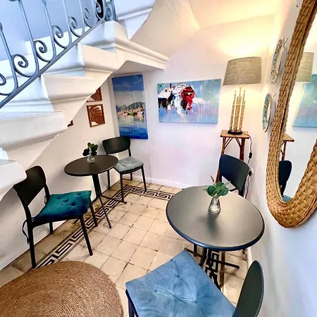 2-bedroom House 'yellow' Near Valletta Centre, Bus Stops Outside & Cafeteria, Czesc, Witaj Na Malcie! (adults Only)