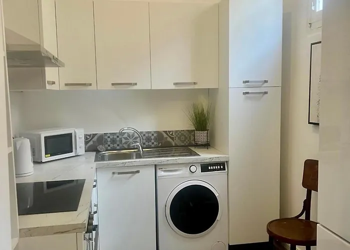 Σπίτι διακοπών Very 2-bedroom House Near Valletta - Yellow - Perfect For Discovering Malta - Bus Stops Outside & Adjoining Cafeteria (adults Only) *