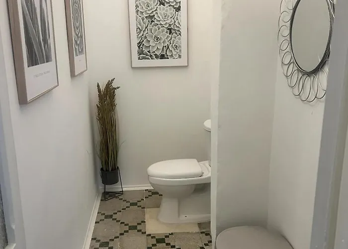 Very 2-bedroom House Near Valletta - Yellow - Perfect For Discovering Malta - Bus Stops Outside & Adjoining Cafeteria (adults Only) 펜션 음시다