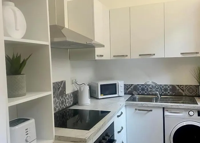 Σπίτι διακοπών Very 2-bedroom House Near Valletta - Yellow - Perfect For Discovering Malta - Bus Stops Outside & Adjoining Cafeteria (adults Only) Msida