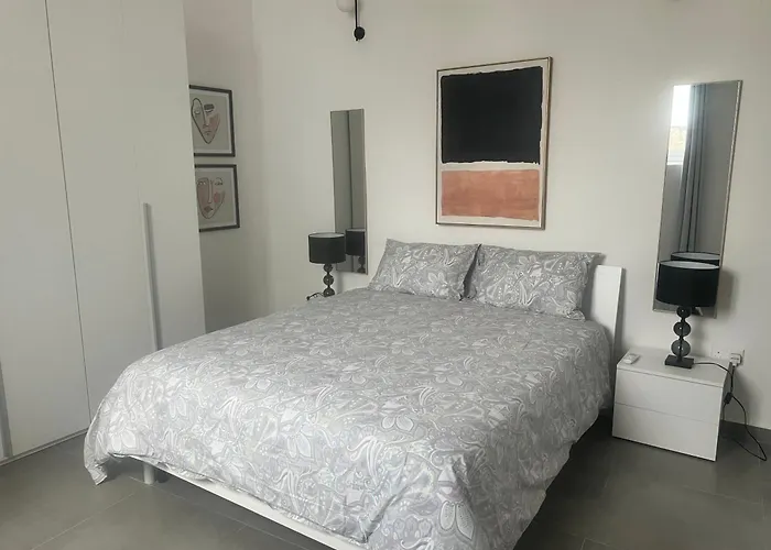 Σπίτι διακοπών Very 2-bedroom House Near Valletta - Yellow - Perfect For Discovering Malta - Bus Stops Outside & Adjoining Cafeteria (adults Only)