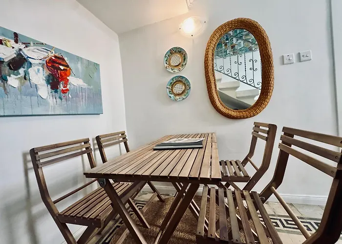 Very 2-bedroom House Near Valletta - Yellow - Perfect For Discovering Malta - Bus Stops Outside & Adjoining Cafeteria (adults Only) *