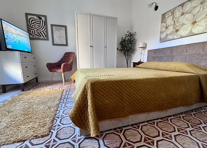 Σπίτι διακοπών Very 2-bedroom House Near Valletta - Yellow - Perfect For Discovering Malta - Bus Stops Outside & Adjoining Cafeteria (adults Only) Msida