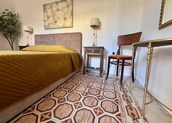 Very 2-bedroom House Near Valletta - Yellow - Perfect For Discovering Malta - Bus Stops Outside & Adjoining Cafeteria (adults Only) * Msida