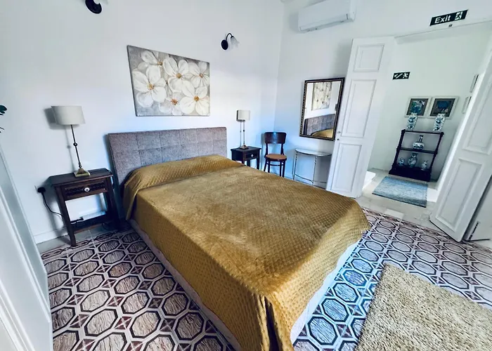 Very 2-bedroom House Near Valletta - Yellow - Perfect For Discovering Malta - Bus Stops Outside & Adjoining Cafeteria (adults Only)