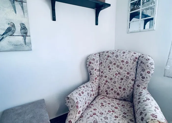 Σπίτι διακοπών Very 2-bedroom House Near Valletta - Yellow - Perfect For Discovering Malta - Bus Stops Outside & Adjoining Cafeteria (adults Only) *