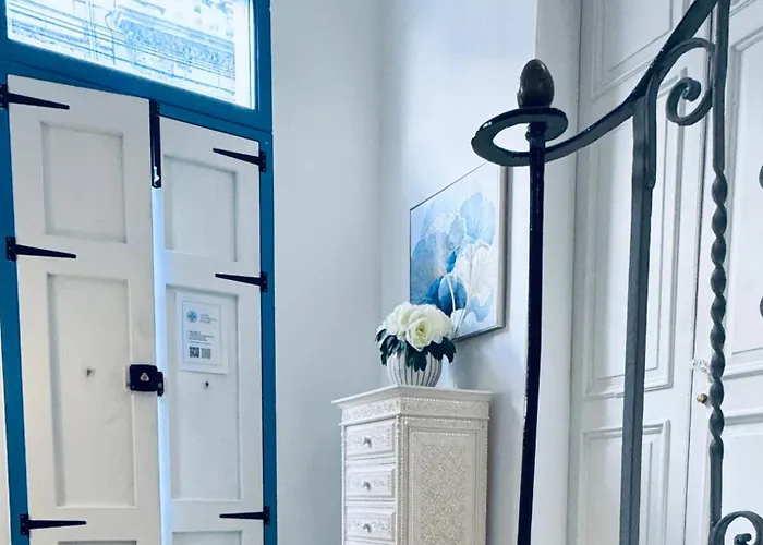 Very 2-bedroom House Near Valletta - Yellow - Perfect For Discovering Malta - Bus Stops Outside & Adjoining Cafeteria (adults Only) * Msida