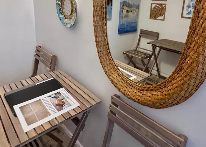 펜션 Very 2-bedroom House Near Valletta - Yellow - Perfect For Discovering Malta - Bus Stops Outside & Adjoining Cafeteria (adults Only)