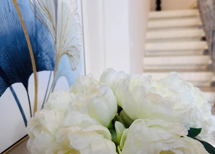 Very 2-bedroom House Near Valletta - Yellow - Perfect For Discovering Malta - Bus Stops Outside & Adjoining Cafeteria (adults Only) 펜션 음시다