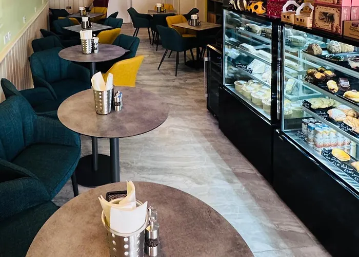 Very 2-bedroom House Near Valletta - Yellow - Perfect For Discovering Malta - Bus Stops Outside & Adjoining Cafeteria (adults Only) *