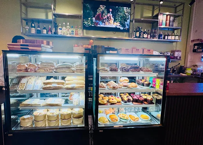 Very 2-bedroom House Near Valletta - Yellow - Perfect For Discovering Malta - Bus Stops Outside & Adjoining Cafeteria (adults Only) * Msida